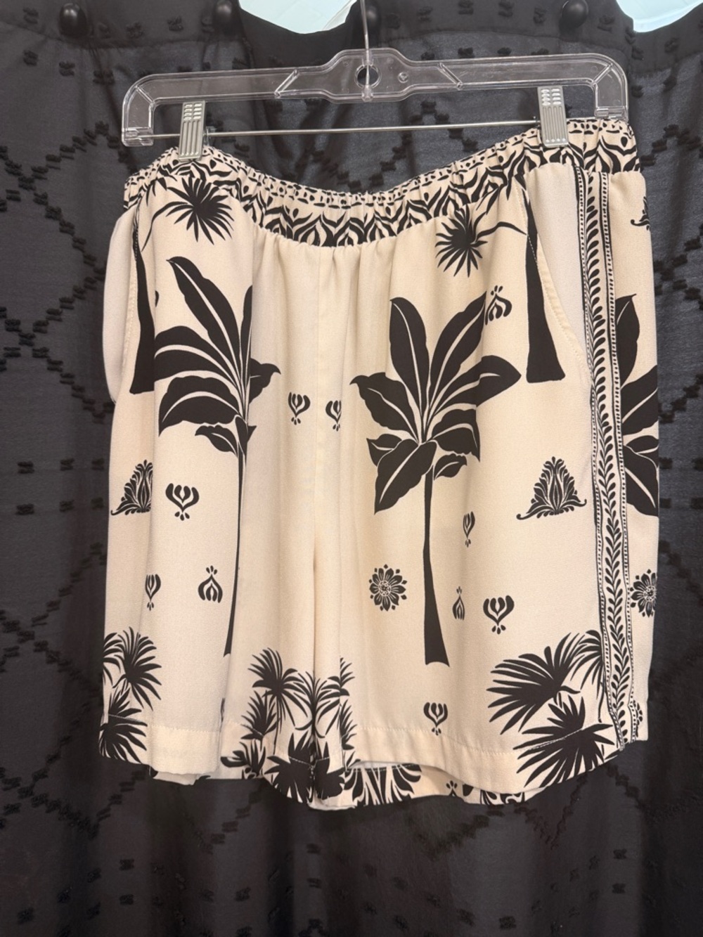 CAbi Black and Cream Leaf-Print Elastic-Waist Shorts - Picture 2 of 3